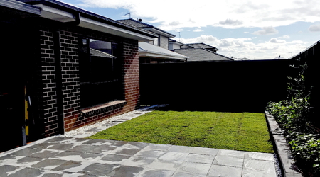 Relaxing backyard gardenの写真素材