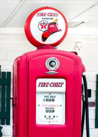 DWIGHT, IL USA - MAY 4, 2013  Vintage Fire Chief gas pump at Ambler s Texaco Gas Station, on Route 66  National Register of Historic Placesのeditorial素材