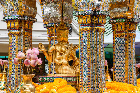 Tailand, Bankok - April 7, 2018: Thailand Bankok San Phra Phrom, Erawan Shine, 4 faces buddha, 4 faced buddha, prayingのeditorial素材