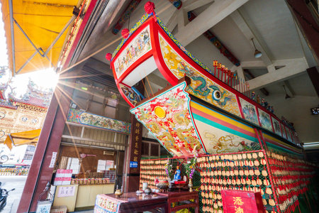 Donggang, pingtung,taiwan - June 1,2018 : Wangye Worshipping Ceremony, "burning the king boat", was originally developed for the expulsion of the plague and pray activities.のeditorial素材