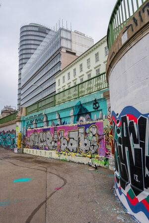 VIENNA, AUSTRIA - OCTOMBER 21, 2018: Street art and modern building in promenade in Viennaのeditorial素材