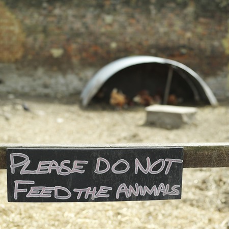 'Please Do Not Feed The Animals' sign