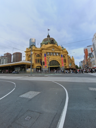 Flinders Street train station in Melbourne, Australiaのeditorial素材