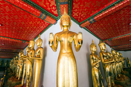 Buddha in Wat Po, Bangkok Thailandのeditorial素材