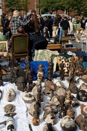 BRUSSELS - OCTOBER 4: Flea market in Brussels. October 4, 2009, Brussels, Belgiumのeditorial素材