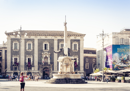 Catania, Sicily, Italy â august 14, 2018: people walk on the historical square of the city,  Piazza del Duomoのeditorial素材