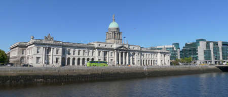 Custom House in Dublin, Ireland. Wide angle panorama over River Liffeyのeditorial素材