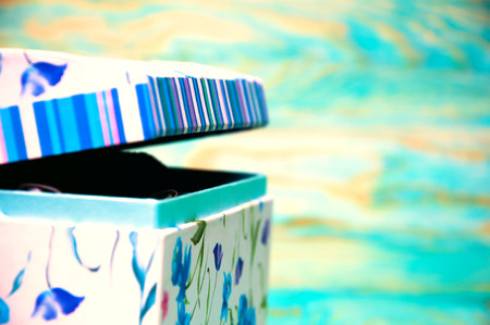 Floral patterned casket for jewelry