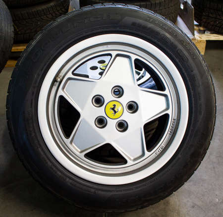 An original alloy wheel of the Ferrari Testarossa. Rare and expensive.のeditorial素材