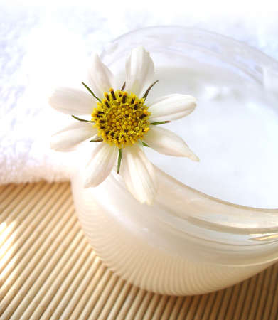 cosmetic moisturizing cream with chamomile の写真素材