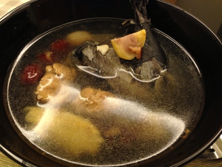 Silky chicken soup a traditional Chinese soupの素材