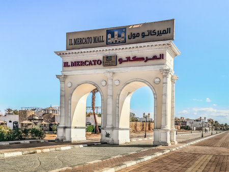 Sharm El Sheikh, Egypt - January 22, 2020: Arch in the middle of the street with a sign IL Mercato Mall in Sharm El Sheikh. Decorative arched entrance to the hotel and spaのeditorial素材