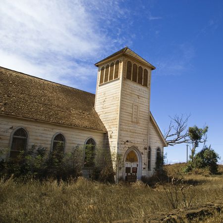 Old abandoned white wooden church in Maui, Hawaii.の写真素材