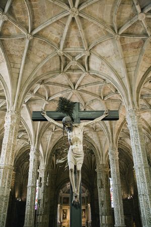 Crucifixion scene in Jeronimos Monastery.のeditorial素材