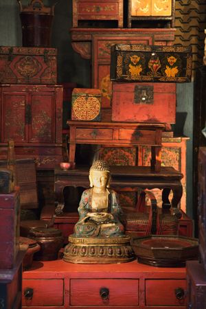 Buddha statue in antique store.の写真素材