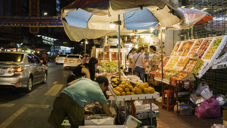 Bangkok, Thailand - September 3, 2016: Night market for vender on chinatown (Yaowarat) Road,the main street in Chinatown, once of Bangkok landmark and important street for more foods very delicious for thai-chinese style. Photo taken on: 3 September  , 20のeditorial素材