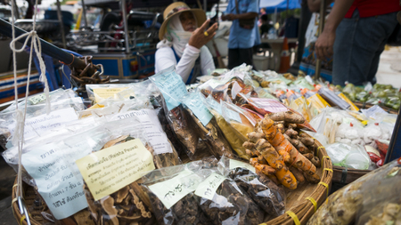 Bangkok, Thailand - SEPTEMBER 19 2016 : Thailand vendors are selling thai herb on the side road  in Bangkok,Thailand.のeditorial素材