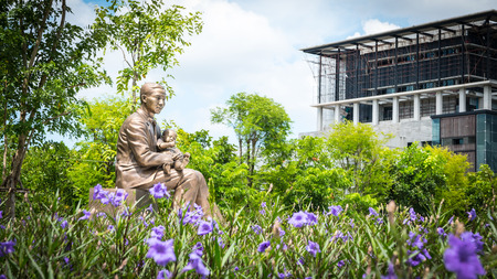 NAKORNPATHOM - SEPTEMBER 25, 2016: Monument of Prince Mahidol Adulyadej at Mahidol University ,...