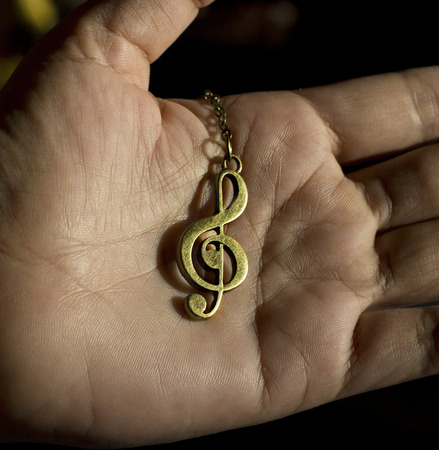 clef music on hand