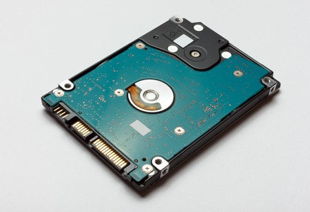 2.5 inch hard drive from the laptop. The height of 9.5 millimeters. 3 4 view