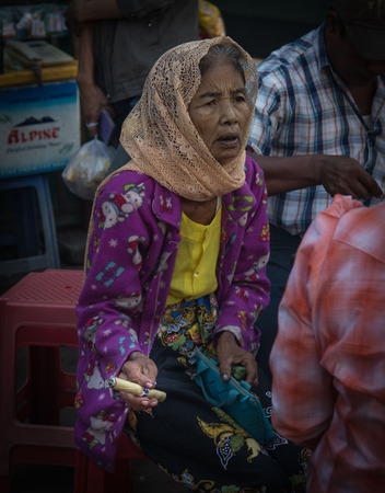 Burma., A saleswoman.のeditorial素材