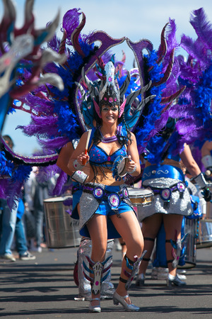 LANZAROTE, SPAIN - FEB 14: Women in costumes at the Carnival in Arrecife, on February 14, 2015. Lanzarote, Canaries islands, Spain.のeditorial素材