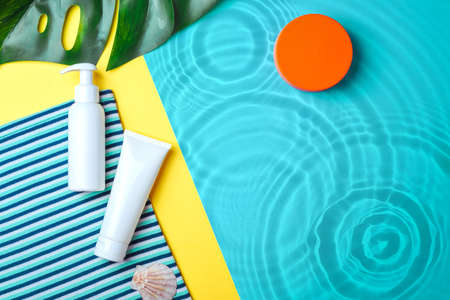 Packaging mockups Sunscreen cosmetics with SPF and moisturizing skin protection from UVの写真素材