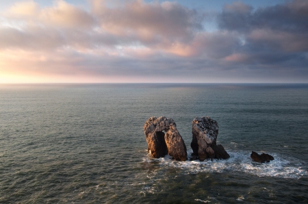 The door of the Cantabrian sea at dusk