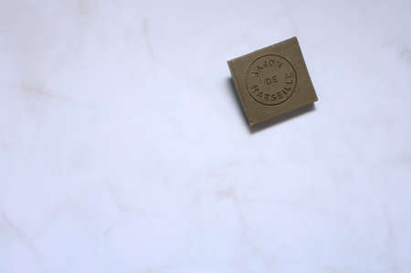Daily ecological house cleaning with esparto grass and copper scouring pads.