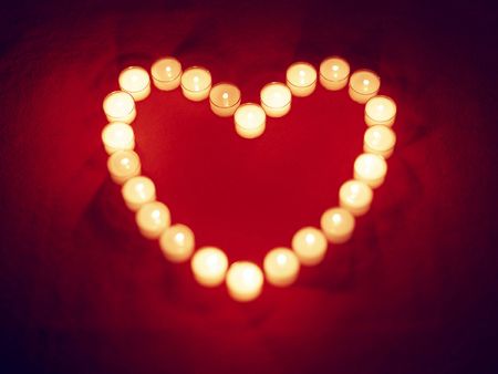 heart from candlesの写真素材