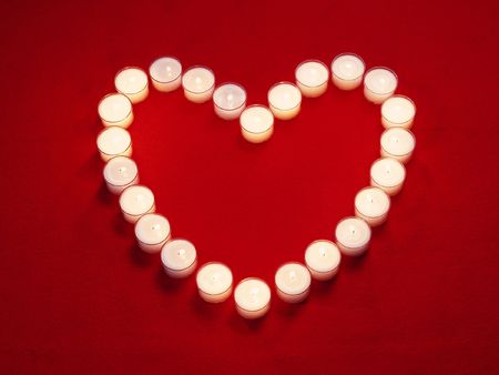 heart from candlesの写真素材
