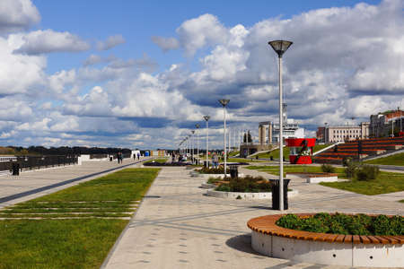 Nizhny Novgorod, Russia - September 15, 2019. People walk along the Nizhnevolzhkaya embankment. Beautified in 2018のeditorial素材