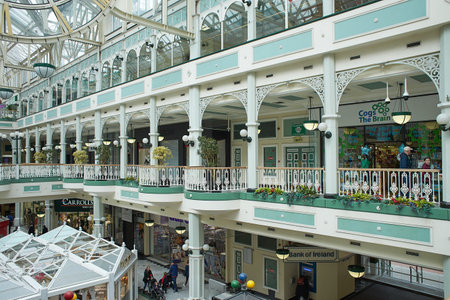 Dublin, Ireland - 04.10.2022: Big clock of St Stephen's Green Shopping Centre, Dublin, Ireland. Insideのeditorial素材