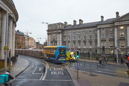 Dublin, Ireland - 11.19.2021: Dublin's streets with cars, pedestrians and cyclists.のeditorial素材