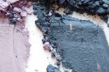 Eyeshadow cosmetic powder scattered. The concept of fashion and beauty industry. Close-up. - Imageの写真素材