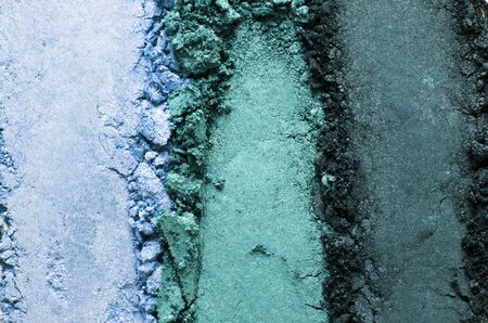 Texture of broken eyeshadow or powder. The concept of fashion and beauty industry. Close-up. - Imageの写真素材