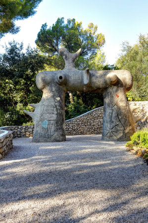 Nice, France - October 22, 2011. Foundation Maeght. Sculpturs in outdoor garden. Modern European art. Small private museum.のeditorial素材