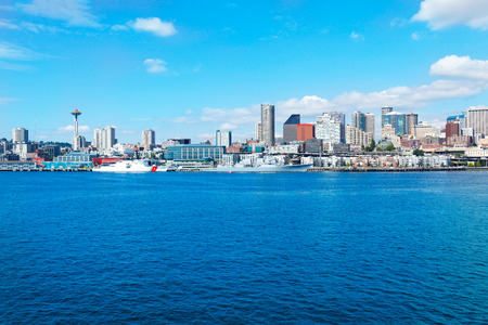 Seattle, WA - March 23, 2011: Seattle waterfront near aquarium with marina and boats in early morning.のeditorial素材