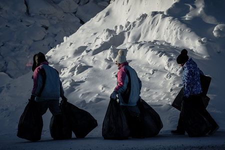 SHEREGESH, RUSSIA - DECEMBER 4, 2018: People walk on frosty Sheregesh.のeditorial素材