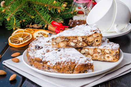 Panforte traditional italian christmas dessertの写真素材