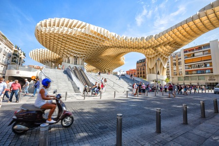 Metropol Parasol in Plaza de la Encarnacion, Spainのeditorial素材