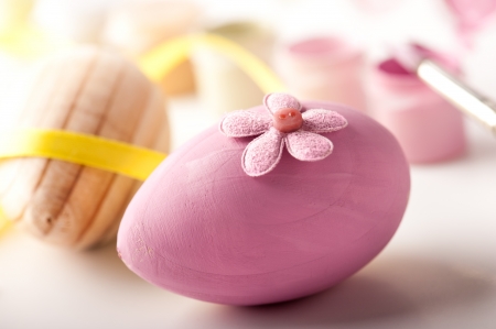Decorated Easter wooden eggsの写真素材