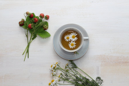 Herbal tea made from chamomile and chamomile flowersの写真素材
