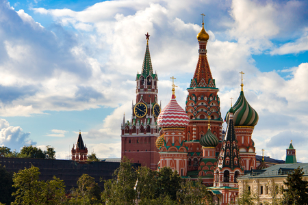 Moscow kremlin view from new zaryadye park urban park located near red square in moscow russiaの写真素材