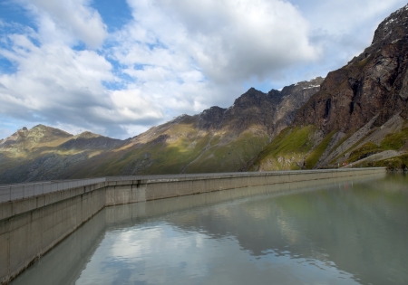The Grande Dixence Dam is a concrete gravity dam on the Dixence River  in the canton of Valais in Switzerlandの写真素材