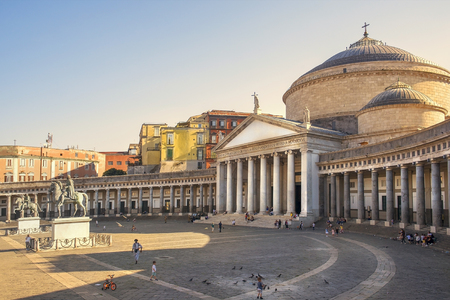 church San Francesco di Paola, Plebiscito Square ( Piazza del Plebiscito ), citys main square, Naples, southern Italyのeditorial素材