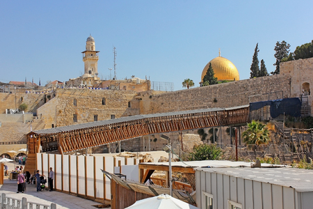 JERUSALEM, ISRAEL - June 15, 2017: Mughrabi Bridge, a wooden bridge connecting the Wailing Wall area with the Mughrabi Gate of the Temple Mount in Jerusalem, Israelのeditorial素材
