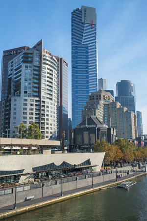 Melbourne, Australia - apr 30, 2018: skyline and Yarra River in the central Melbourne suburb of Southbank in Victoria, Australiaのeditorial素材