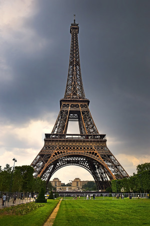 View of the Eiffel Tower from the Champ de Mars in Paris, Franceのeditorial素材