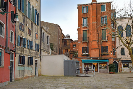 Venice, Italy - January 30, 2019: main square of Ghetto Novo, antique jewish district of the cityのeditorial素材